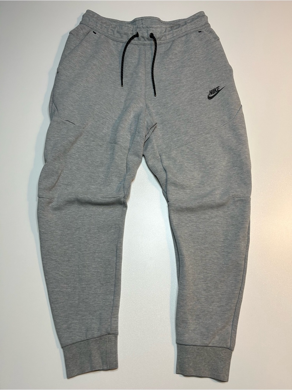 Nike Tech Fleece Joggers Dark Grey Heather Black Tapered Cuffed Sweatpants